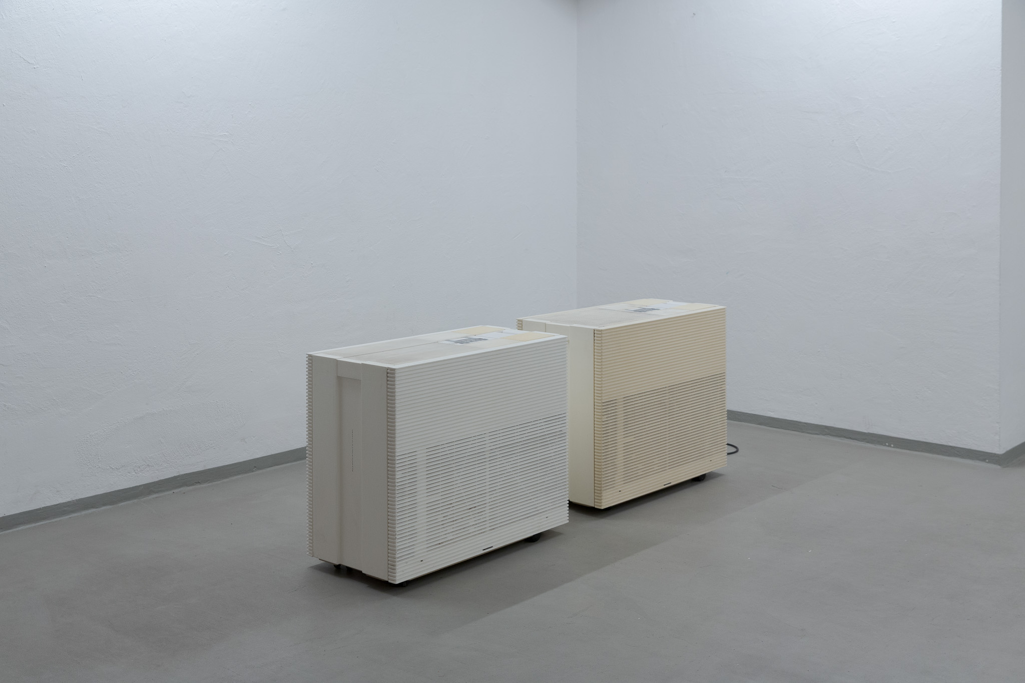 installation “ pools on the veranda” by Raphael Pohl, shown at ECK-Museum of Art