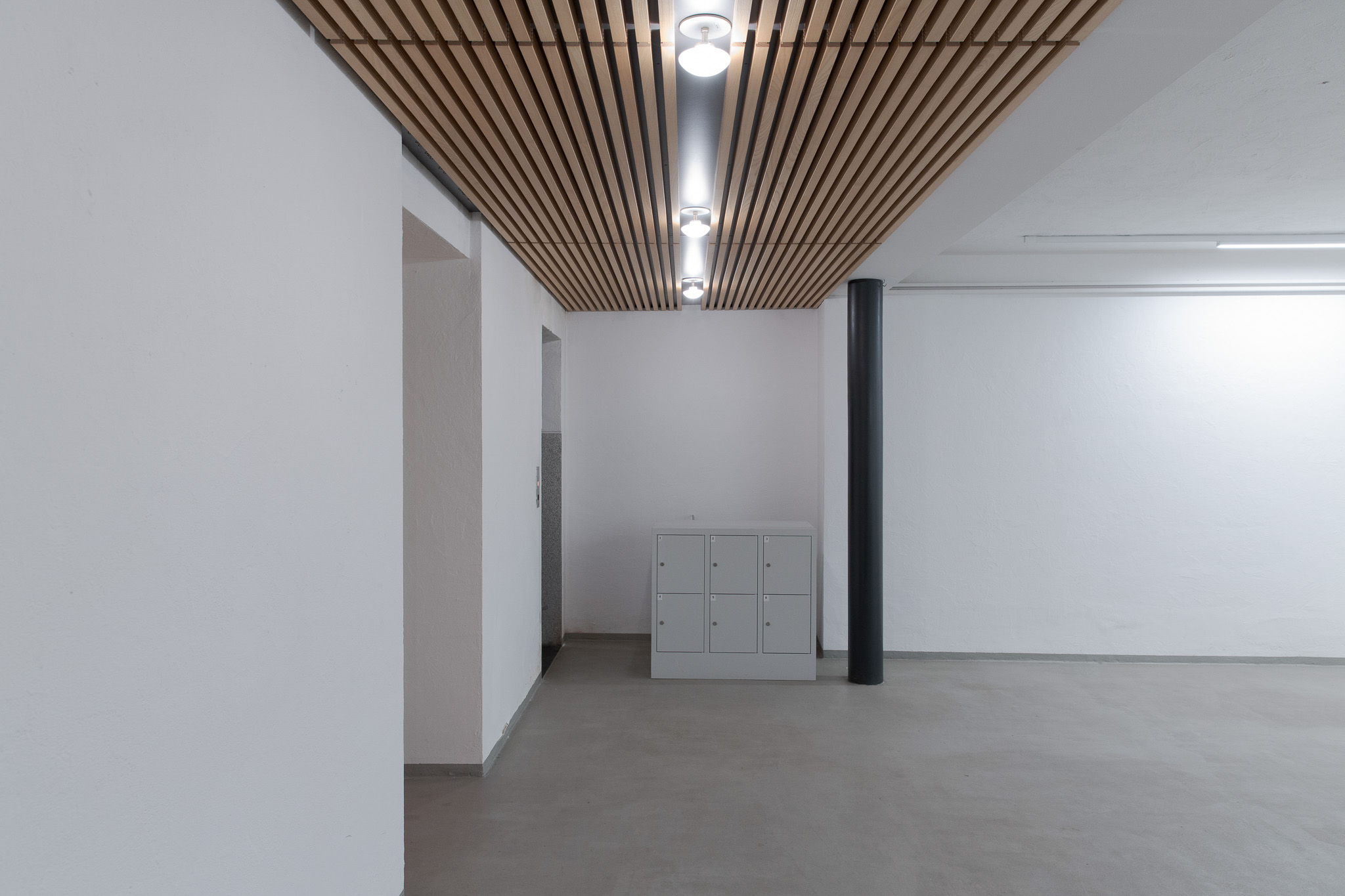 installation “ pools on the veranda” by Raphael Pohl, shown at ECK-Museum of Art